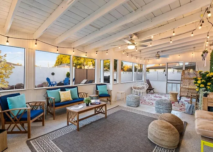 Boho Oasis Pool Hot Tub Holiday home *