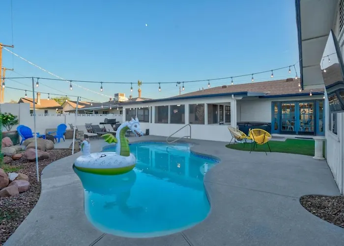 Boho Oasis Pool Hot Tub Holiday home