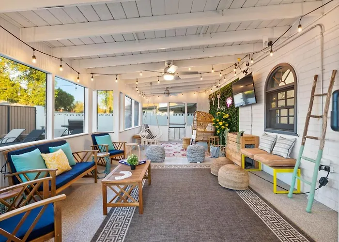Boho Oasis Pool Hot Tub Holiday home